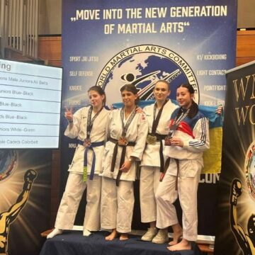 1 Школярки з Дніпра — чемпіонки світу з козацького двобою