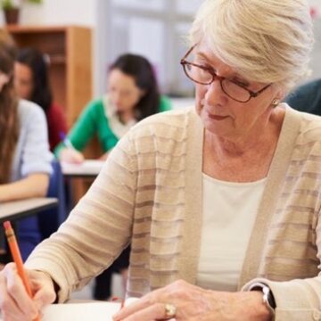 Освіта як інструмент стійкості: чому центри для дорослих стають критично важливими