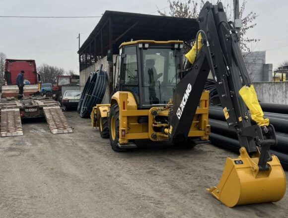 Павлограду передали спецтехніку для комунального підприємства