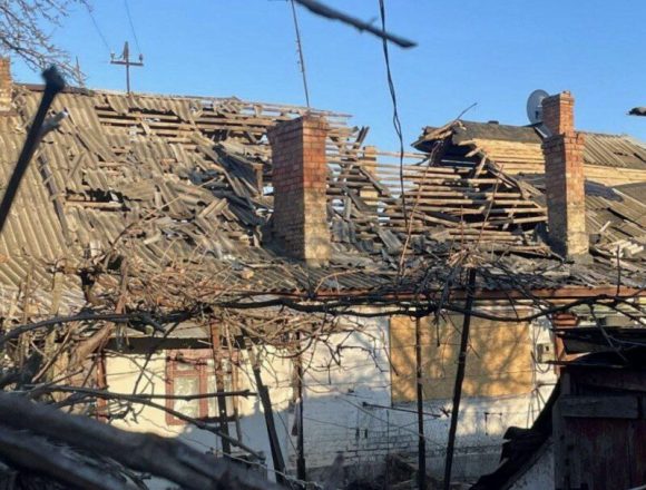 Майже 40 атак за день: на Дніпропетровщині троє поранених, пошкоджено інфраструктуру та житло