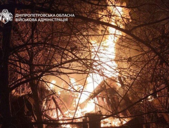 Через обстріл Дніпра поранені діти та пошкоджені приватні оселі