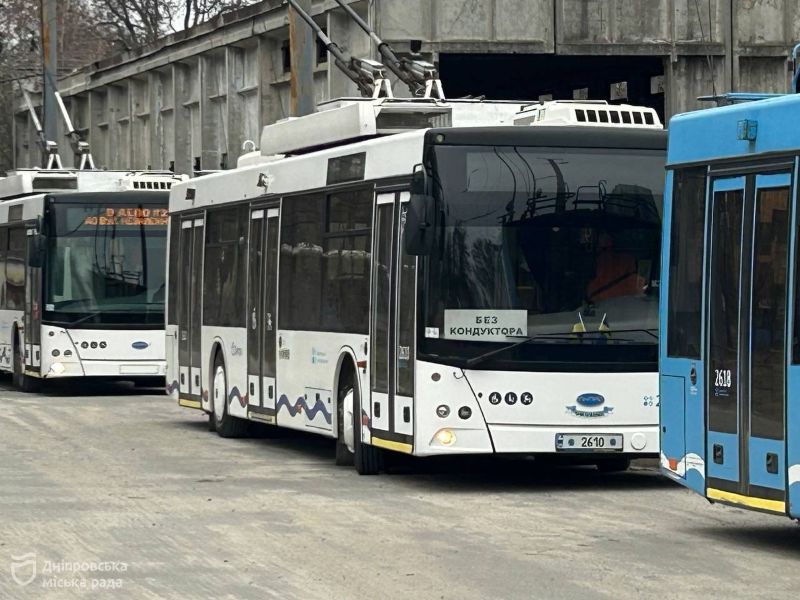 1 У Дніпрі шукають водіїв електротранспорту та машиністів метро