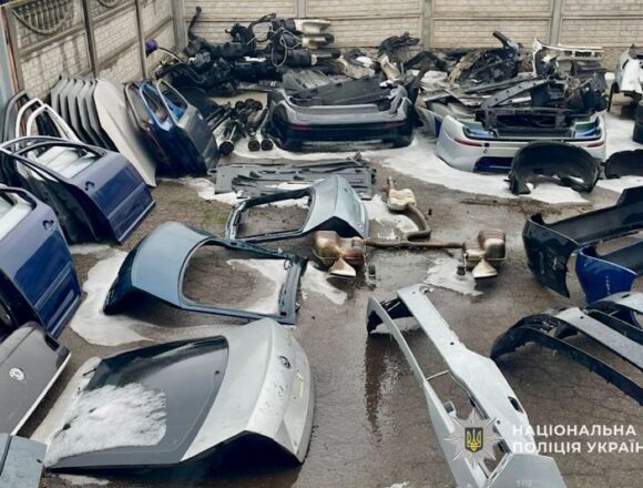 1 Жителі Дніпра торгували краденими запчастинами до іномарок