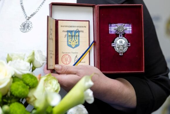 Мешканці Дніпропетровщини отримали державні відзнаки
