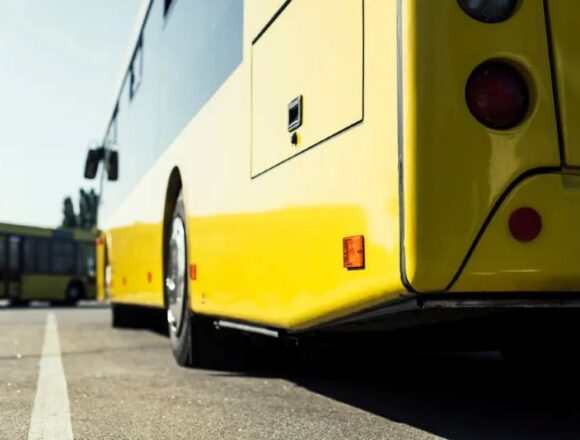 У Дніпрі розпочинають роботу автобуси до міських кладовищ