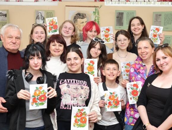 У Дніпропетровській області створюють цифровий архів петриківського розпису