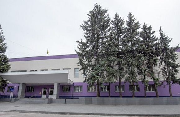 корпус Міської лікарні Камʼянське Сучасний операційний блок: у Кам’янському відкрили оновлену лікарню
