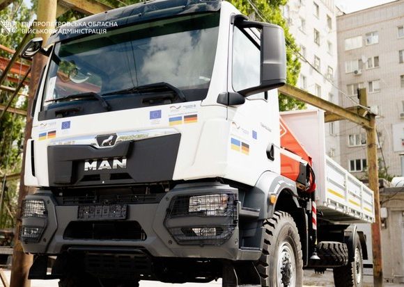 spetstehnika_gromady-2 Громади Дніпропетровщини отримали нову спецтехніку