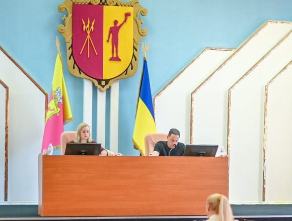 Камʼянське Рада Депутати Кам’янського внесли зміни до бюджету та підтримали військових