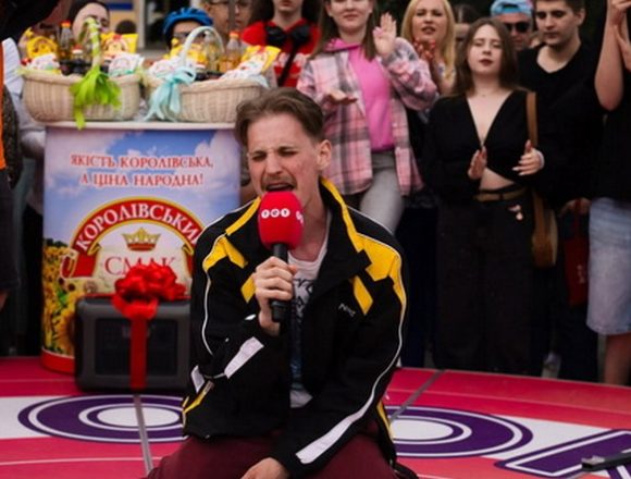 Музикант із Кривого Рогу переміг у «Караоке на Майдані»