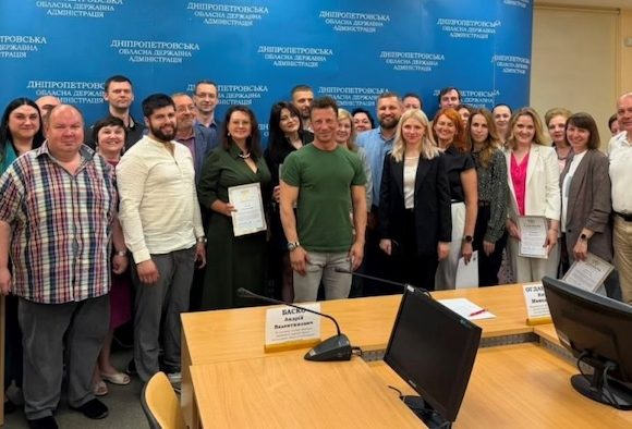 нагородили науково-педагогічних працівників Науковців Дніпропетровщини нагородили з нагоди Дня хіміка