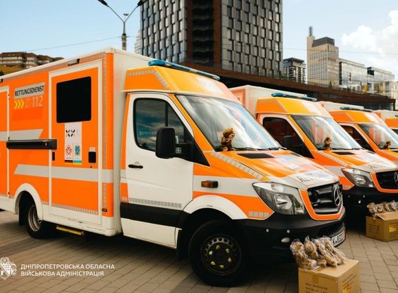 Медзаклади Дніпропетровщини поповнили автопарк новими каретами швидкої
