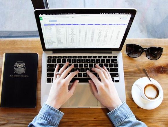 работа компьютер Ринок праці Дніпропетровщини: 8,9 тисячі мешканців знайшли роботу з початку року