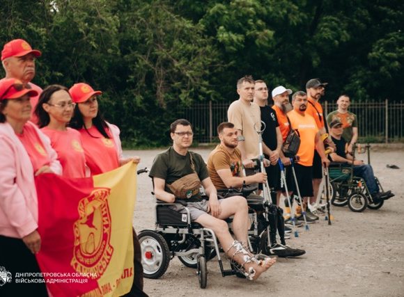 Турнір з петанку для ветеранів На Дніпропетровщині ветерани та родини захисників змагалися у петанк