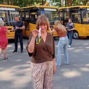 Автопарк Магдалинівського ліцею поповнився двома новими автобусами