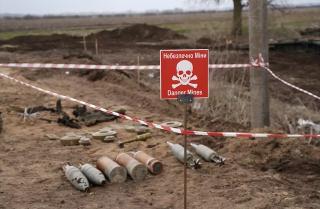 мінна безпека — средний размер Загроза під ногами: як уберегтись від мін