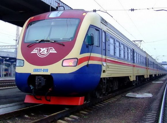 poyizd_Ukrzaliznytsya На Дніпропетровщині тимчасово змінили розклад приміських поїздів