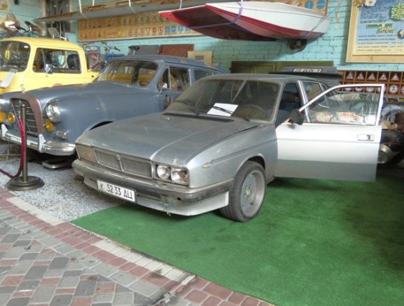 рідкісне авто Lancia Gamma1 Із прифронтового Краматорська до Дніпра евакуювали колекційний автомобіль