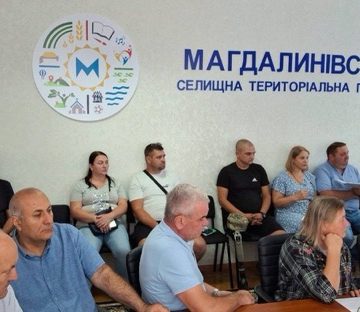 Трьох військових та волонтера з Дніпропетровщини відзначили почесними нагородами