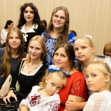 На Дніпропетровщині 14 жінкам присвоїли звання «Мати-героїня»